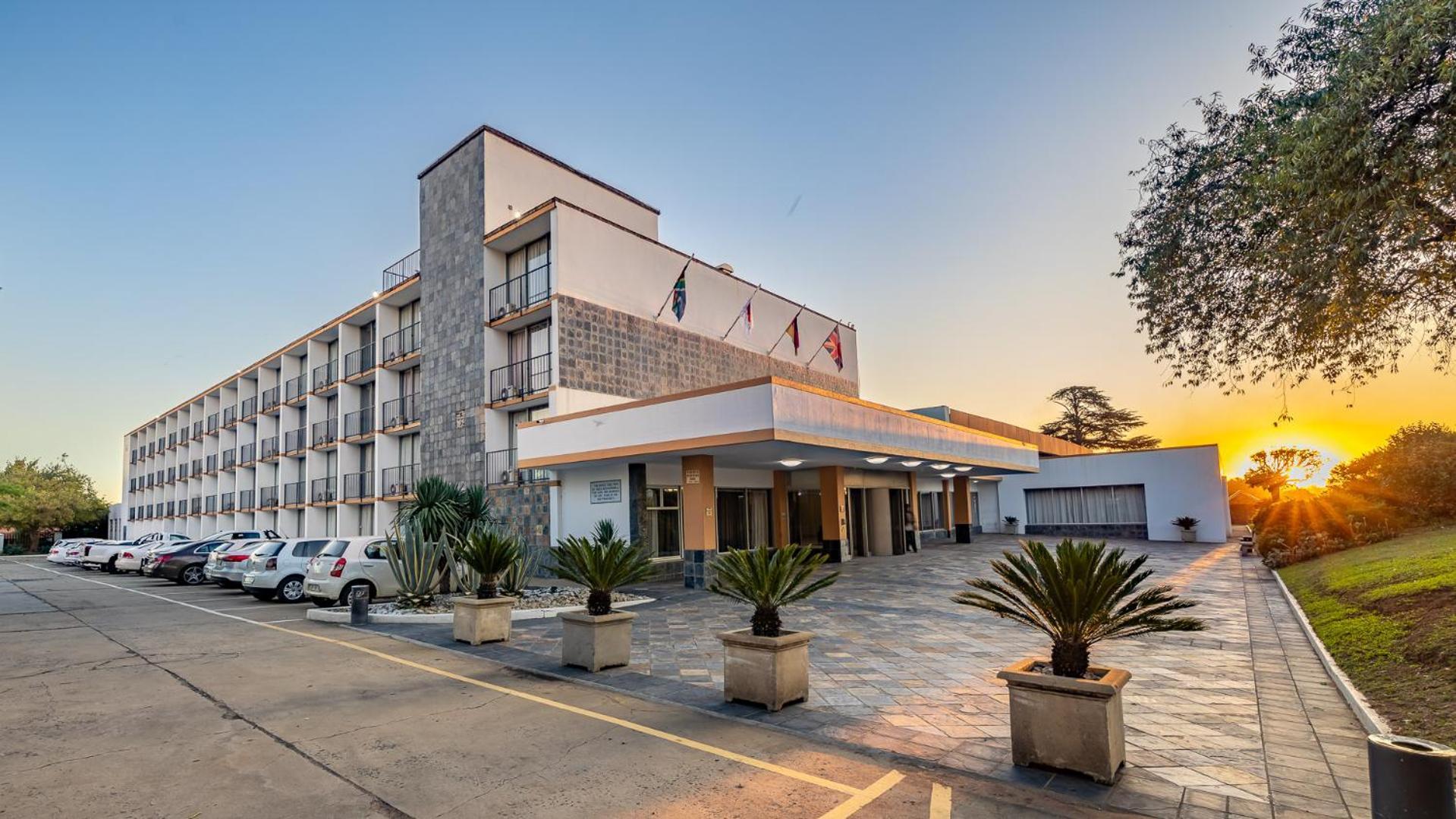 African Sky Ermelo Inn ภายนอก รูปภาพ