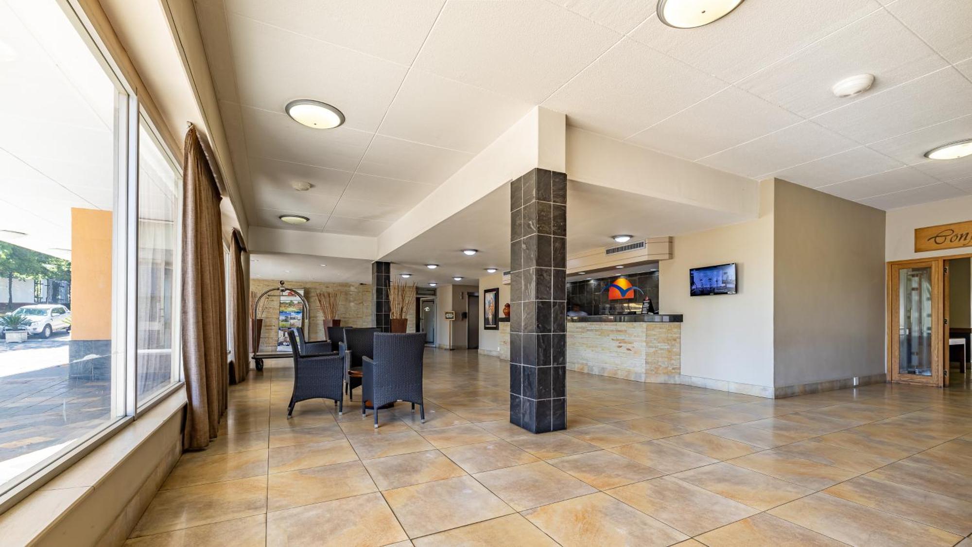African Sky Ermelo Inn ภายนอก รูปภาพ