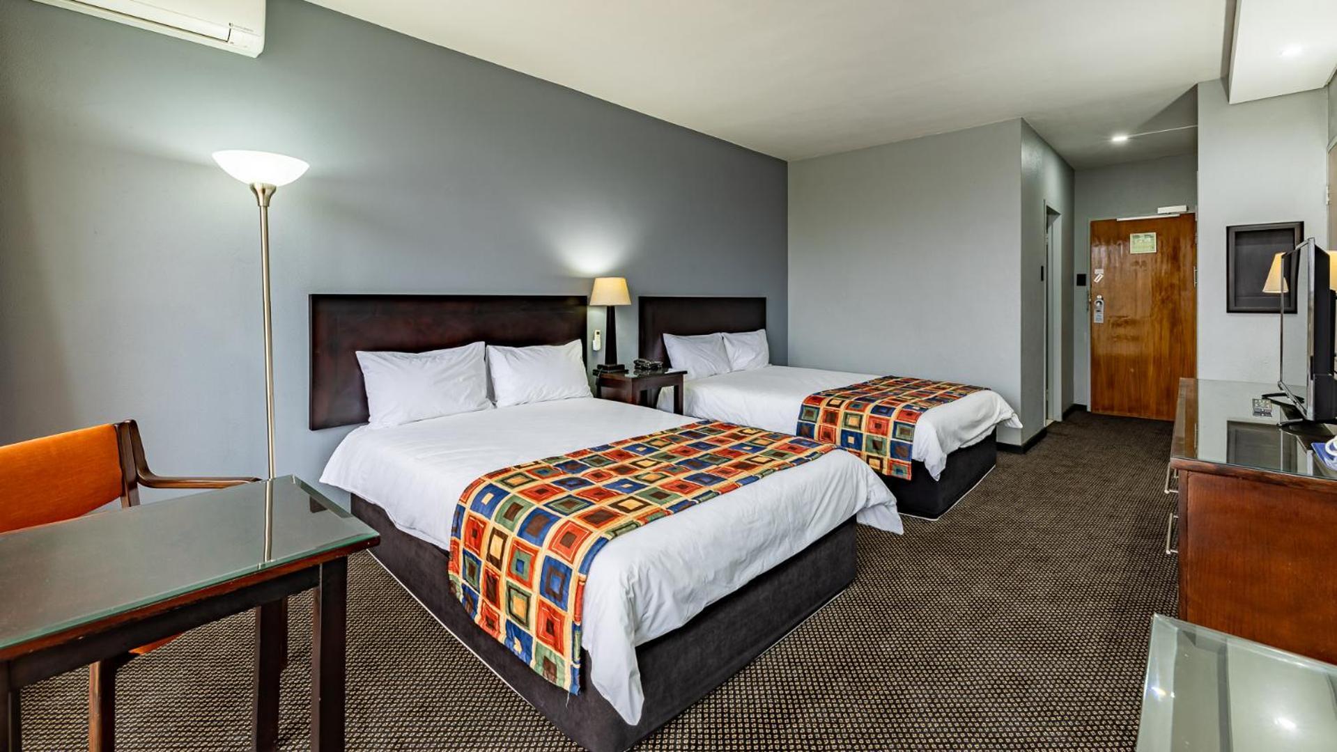 African Sky Ermelo Inn ภายนอก รูปภาพ